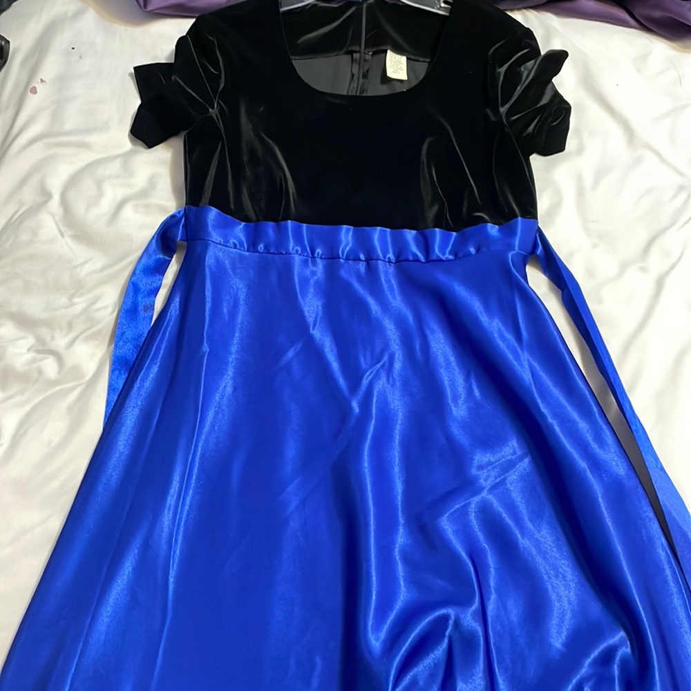 Velvet/Silk Floor-Length Dresses